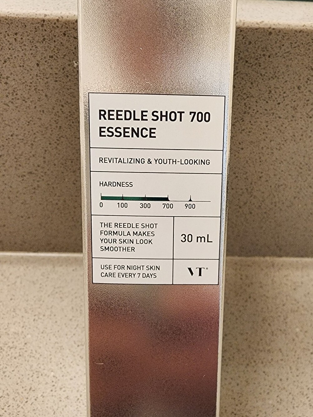 VT Reedle Shot 700 Essence.
